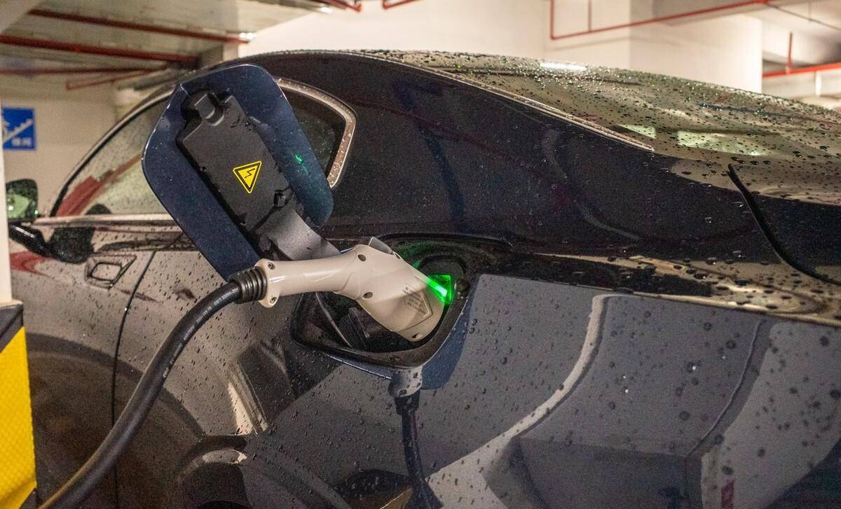 車主擅拔他人正使用的充電槍被判賠，法律解讀與警示
